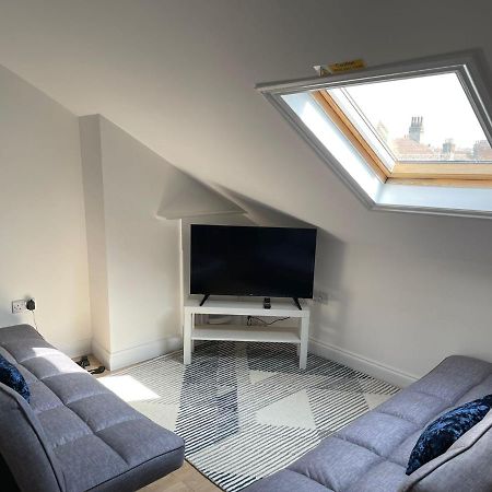 Brand New Montrouge Apartments - Perfect Location!! Πόρτσμουθ Εξωτερικό φωτογραφία