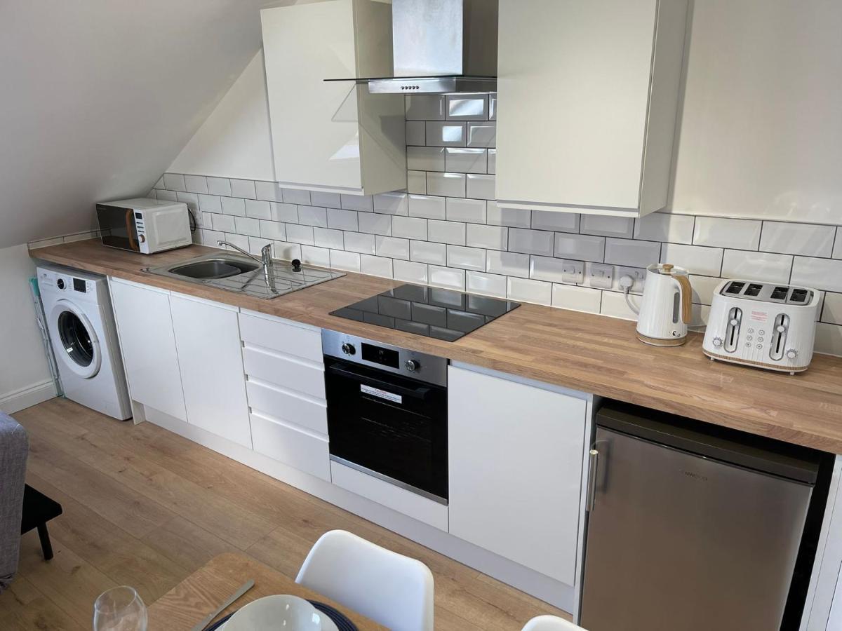 Brand New Montrouge Apartments - Perfect Location!! Πόρτσμουθ Εξωτερικό φωτογραφία