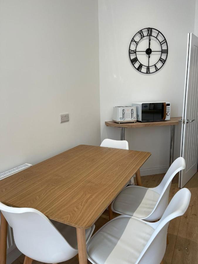 Brand New Montrouge Apartments - Perfect Location!! Πόρτσμουθ Εξωτερικό φωτογραφία