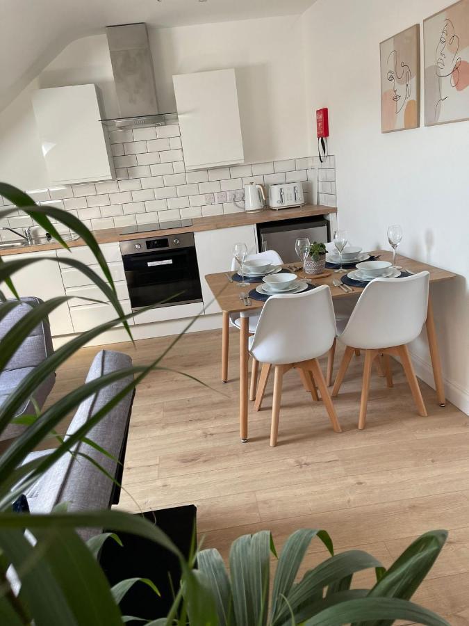 Brand New Montrouge Apartments - Perfect Location!! Πόρτσμουθ Εξωτερικό φωτογραφία